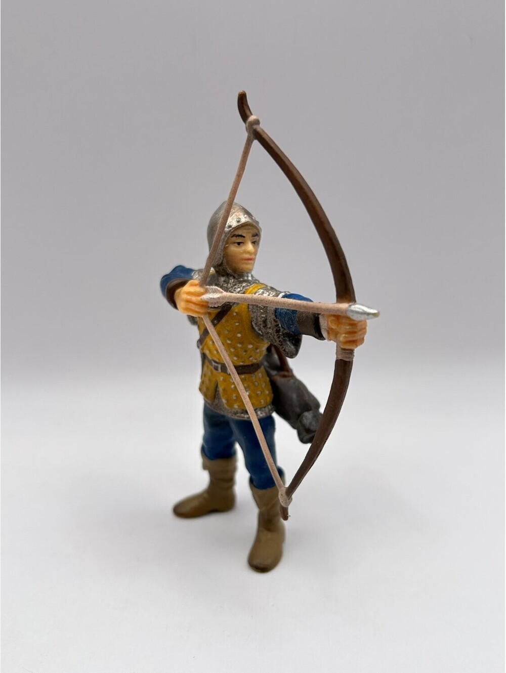 Schleich Medieval Archer 70015 Yellow Tunic Bow Quiver World of Knights Used
